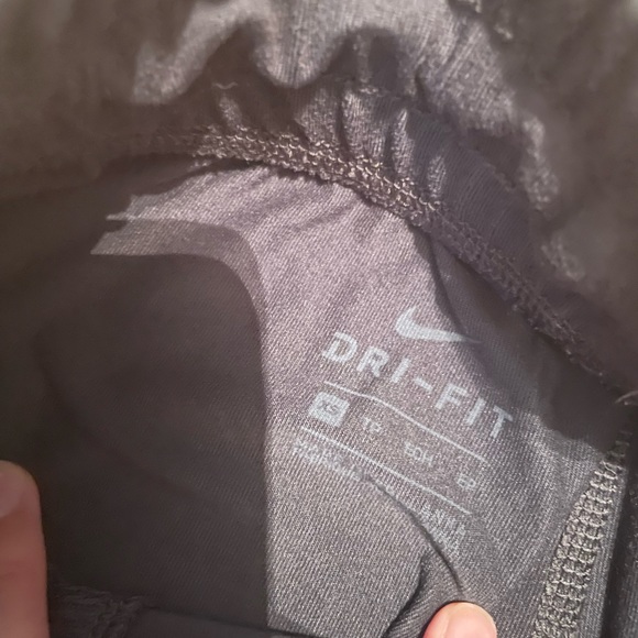 Nike jogger sweatpants super soft and stretchy material - Picture 7 of 11